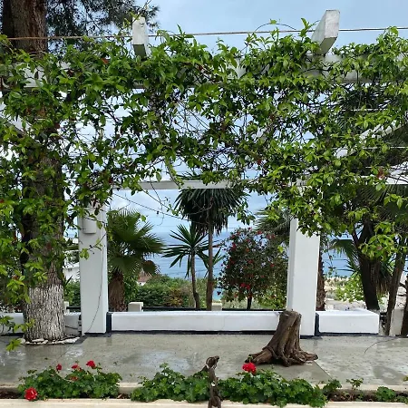 Saranda Hotel Hotell